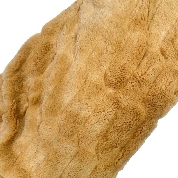 Future Soft Oversized Faux Fur Throw - 50” x 70” - Picture 3 of 4